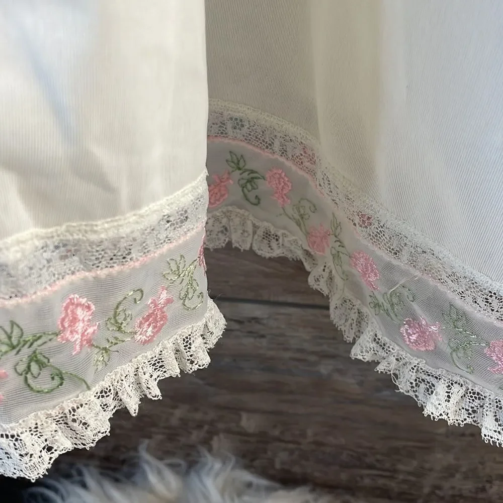 Komar Dainty Night Gown, Lace & Tiny Pink Roses&Greenery,Size Average L,Vintage